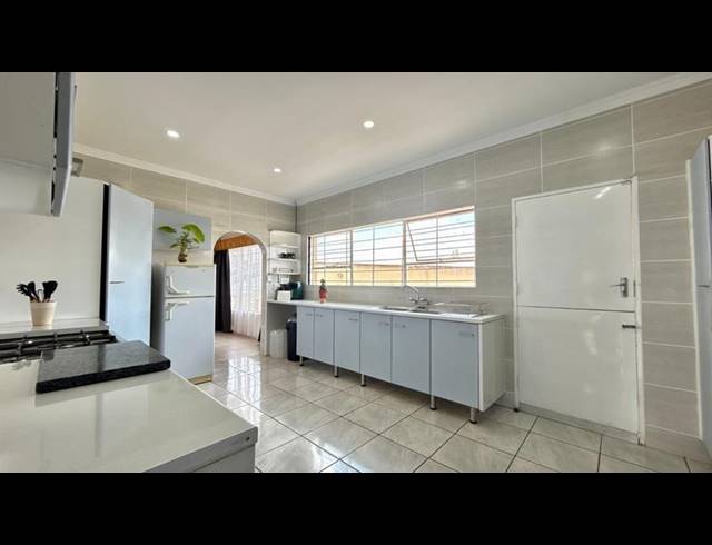 4 BEDROOM HOUSE FOR SALE IN RISANA